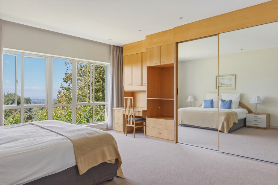 7 Bedroom Property for Sale in Constantia Western Cape